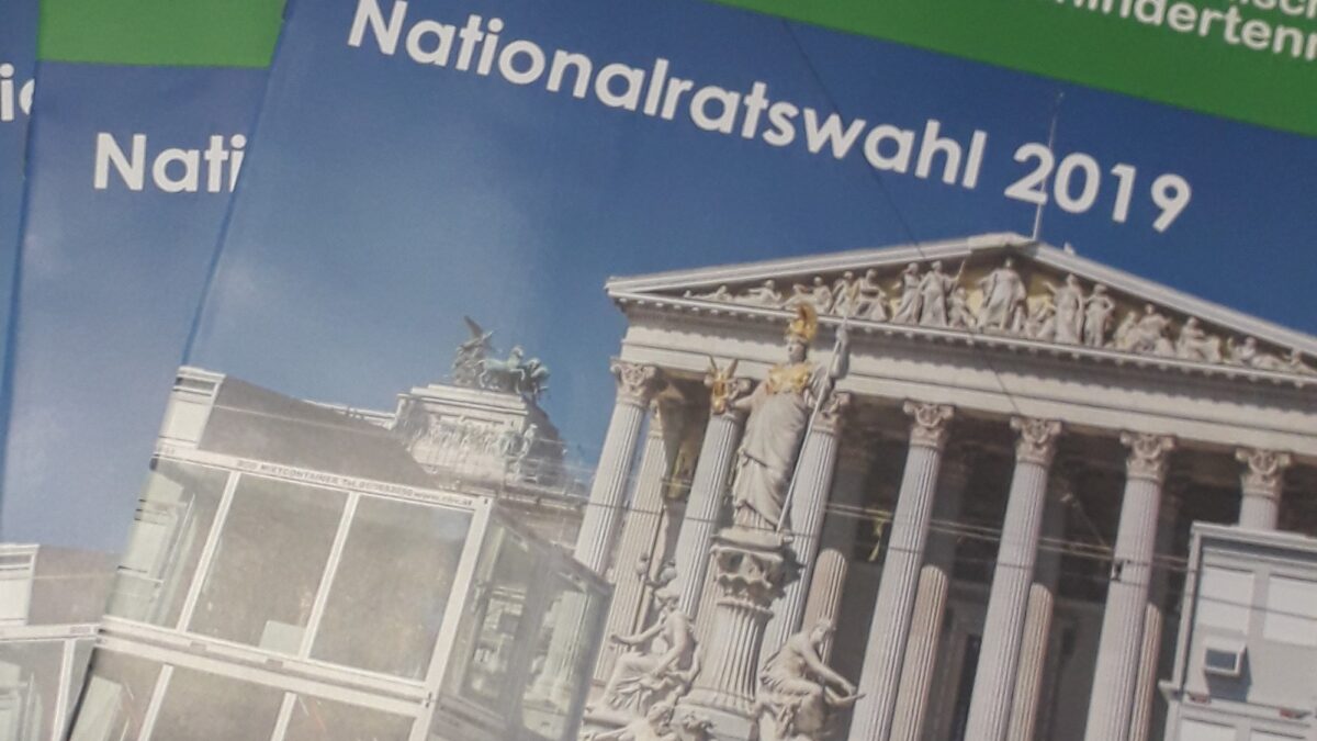 Cover Zeitschrift monat Nationalratswahl 2019