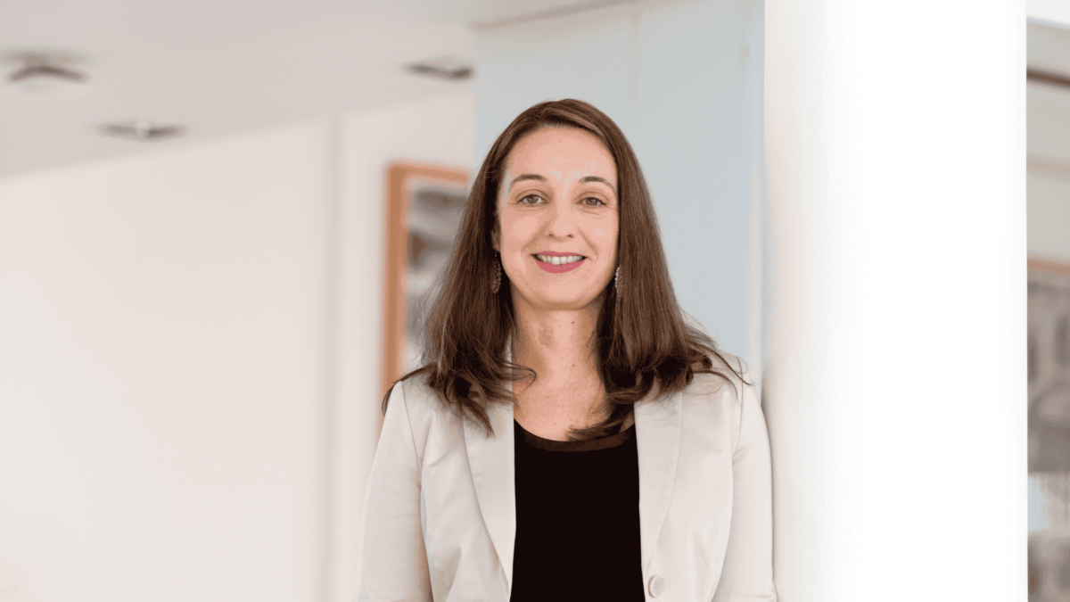 Portrait von LICHT INS DUNKEL-Präsidentin Mag. Ines Stilling