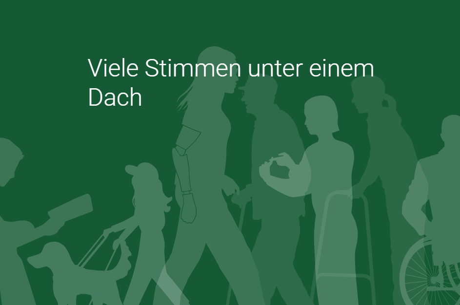 Silhouetten mehrerer Menschen mit unterschiedlichen Behinderungen vor grünem Hintergrund "Viele Stimmen unter einem Dach"