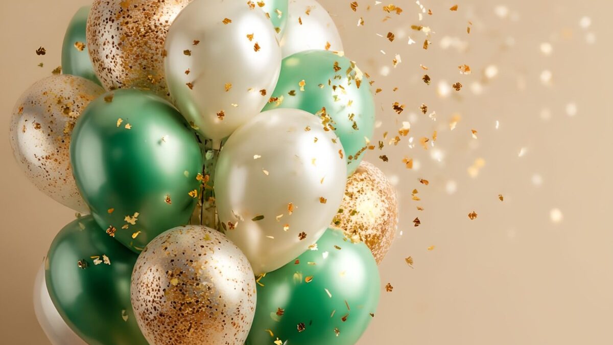 goldene, grüne und beige Luftballons; Foto: The Dreamers/YuiBi