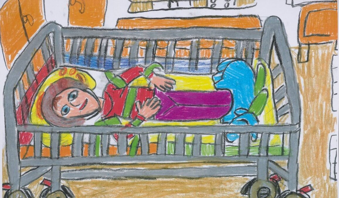 Zecihnung eines KIndes, das in einem viel zu kleinen Giterbett liegt