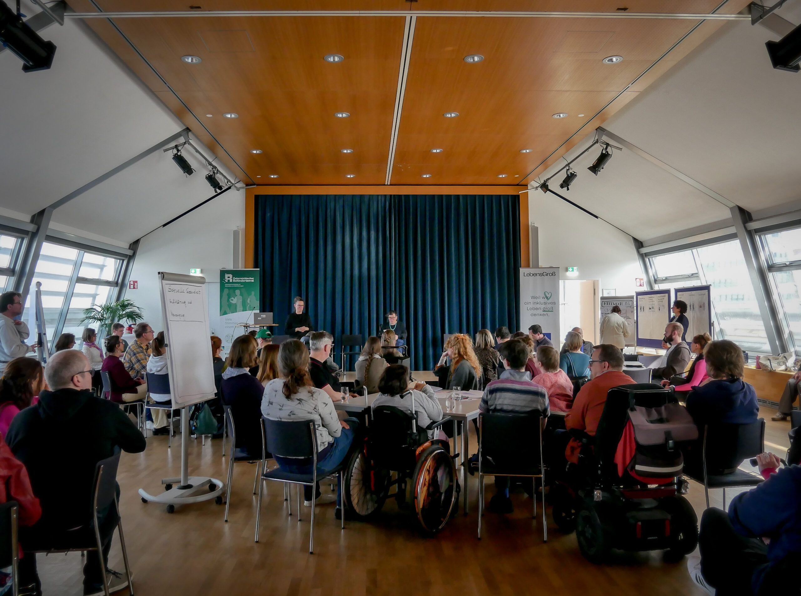 Manuela Lanzinger bei ihren Eröffnungsworten