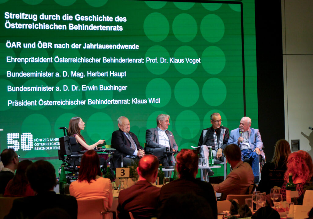 Podiumsgespräch zur Geschichte des Österreichischen Behindertenrats mit Klaus Voget, Herbert Haupt, Erwin Buchinger und Klaus Widl.