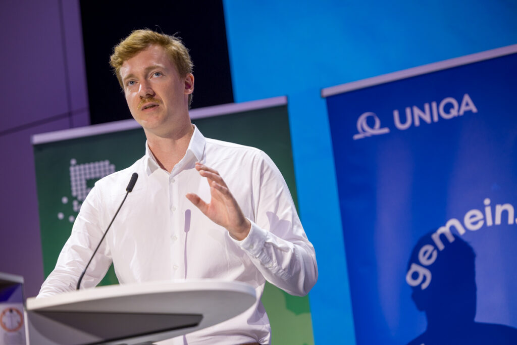 Ask Serck-Hanssen spricht bei der Preisverleihung UNIKATE 2026