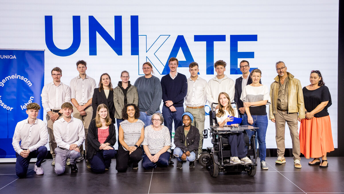 Preisträger*innen bei der UNIKATE Preisverleihung 2026 mit Filip Kisiel (Uniqa Stiftung), Katharina Werner (TU Wien) und Behindertenrats-Präsident Klaus Widl